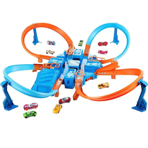 Hot Wheels Toy Car Track Set, Criss Cross Crash with 1:64 Scale Vehicle, Powered by a Motorized Booster